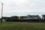 CSX 737 & RLCX 8543 lead a train towards the yard